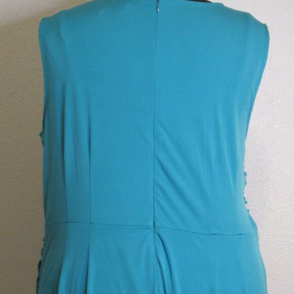 Sleeveless Wrap Dress - Picture 7 of 11